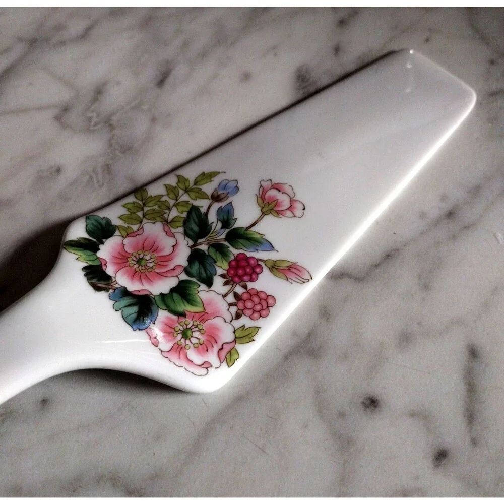 Andrea by Sadek White Floral Print Porcelain Pie Cake Server Vintage Japan 10 in